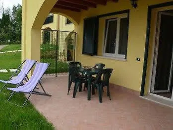 Karina Апарт-отель Moniga del Garda
