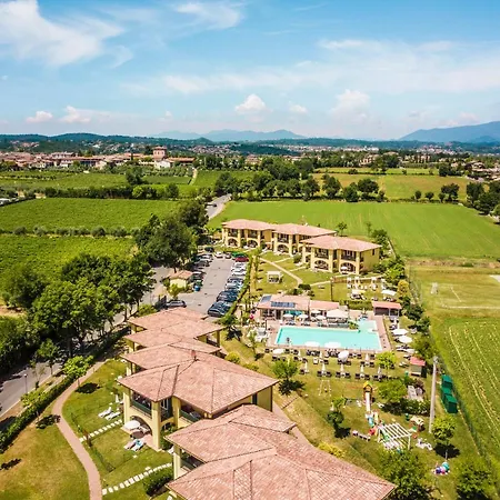 Karina Апарт-отель Moniga del Garda