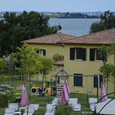 Aparthotel Karina 2*