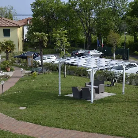 Aparthotel Karina Moniga del Garda