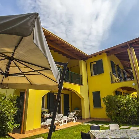 Karina Aparthotel 2*