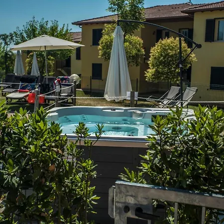 Ξενοδοχείο με διαμερίσματα Karina 4*