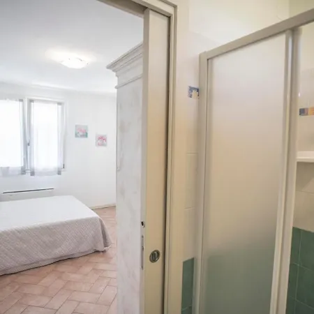 Ξενοδοχείο με διαμερίσματα Karina 4*