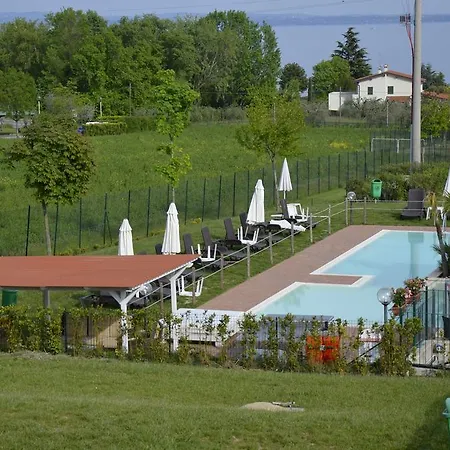 Aparthotel Karina 2*