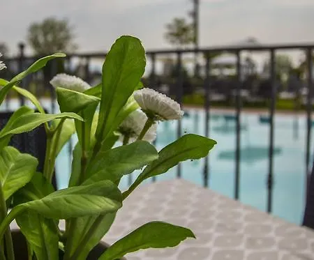 Karina Aparthotel 4*